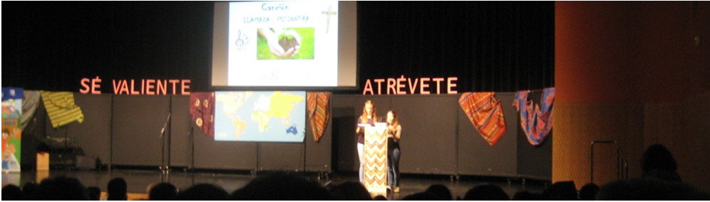 Narcisa Popa y María Ortíz presentando
