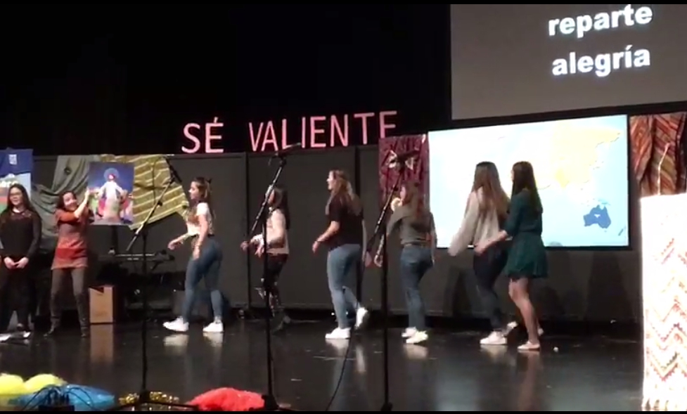 Coro del bachillerato. Festival canción LLamada Misionera 2018.